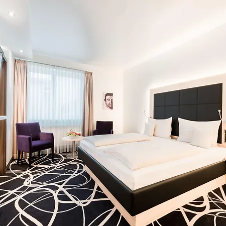 Sieben Welten & Hotel