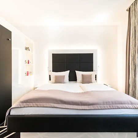 Sieben Welten & Hotel
